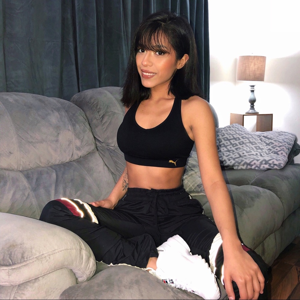 MEET YOUR POSHMARK GAL